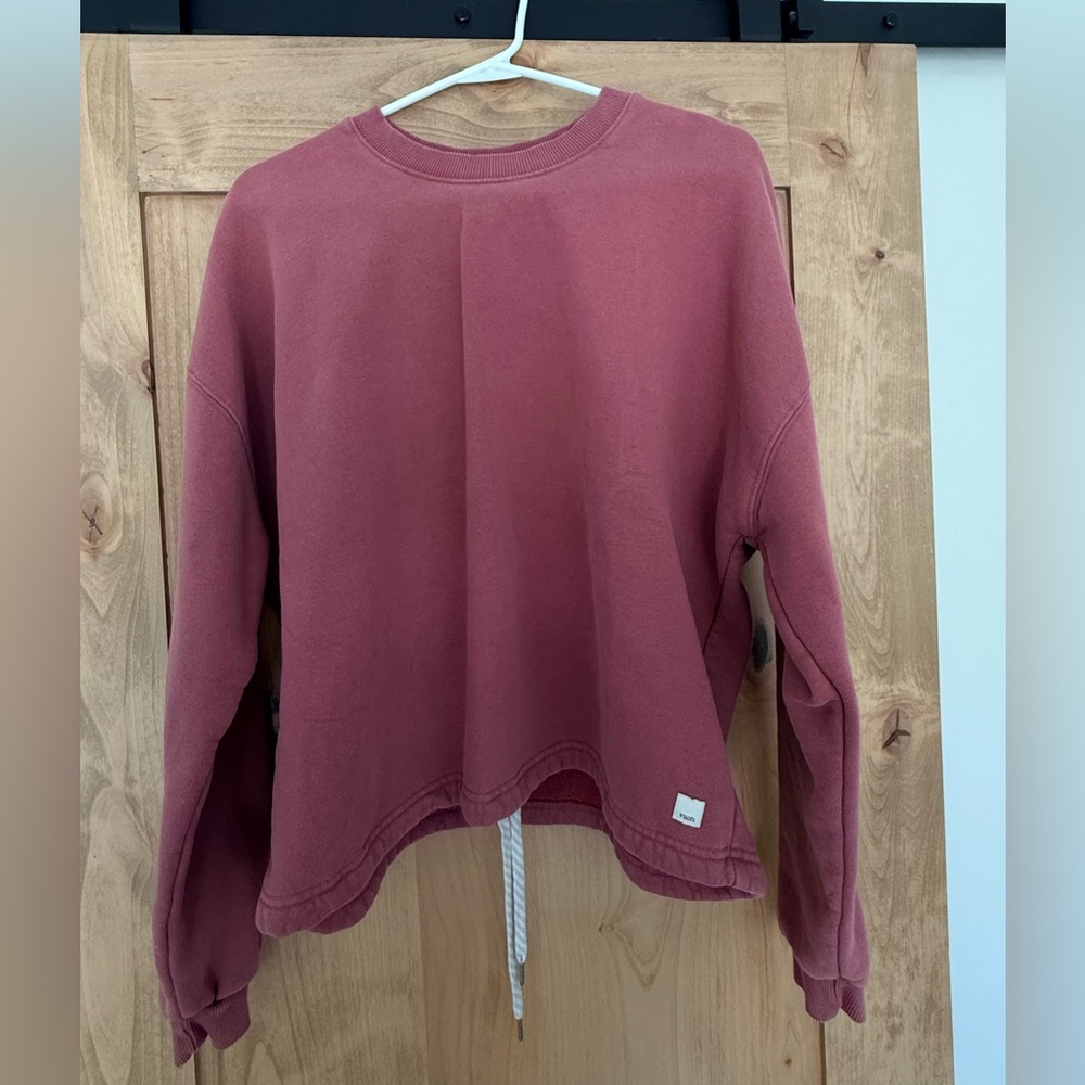 Vuori Restore Womenās Cropped Crew Sweatshirt in Dusty Rose